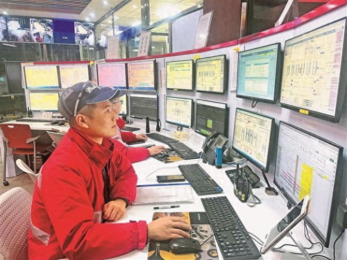 探訪百威中國哈爾濱工廠 數控生產與人機聯動，共筑省級智能化標桿